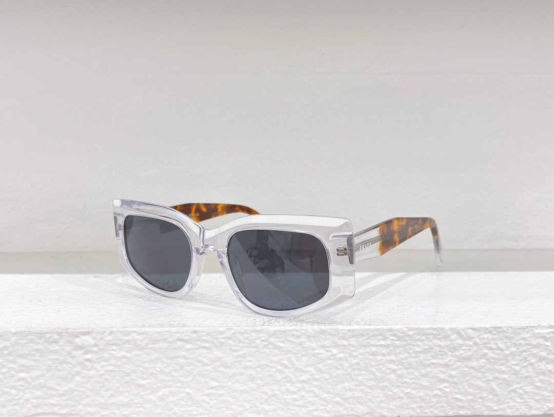 Schwarze, rote und weiße Sonnenbrille