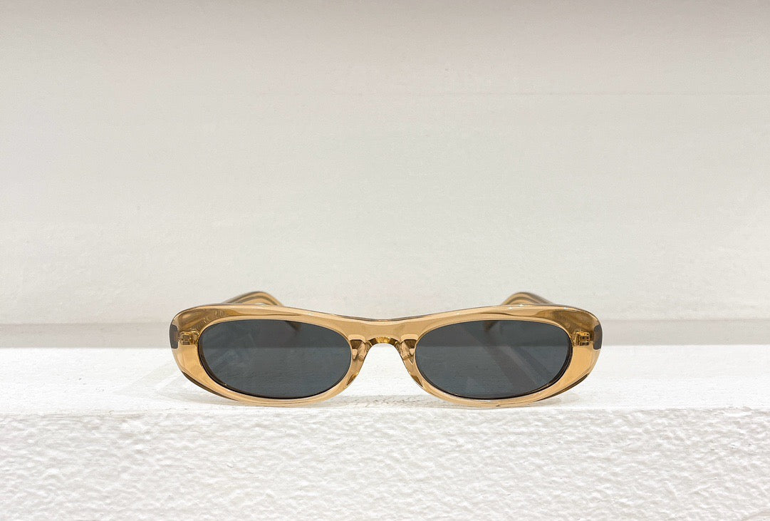 Schwarze, braune und weiße Sonnenbrille