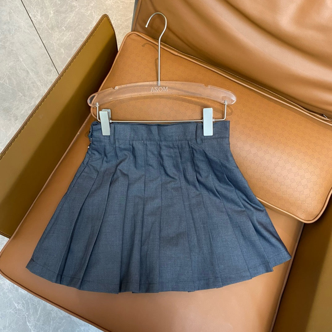 Graue Shorts