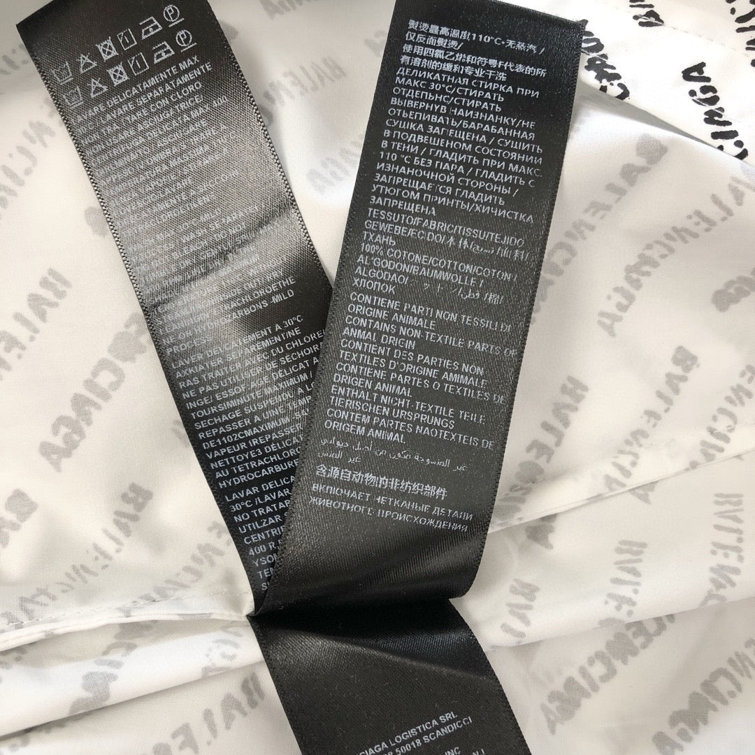 قميص أبيض وأسود