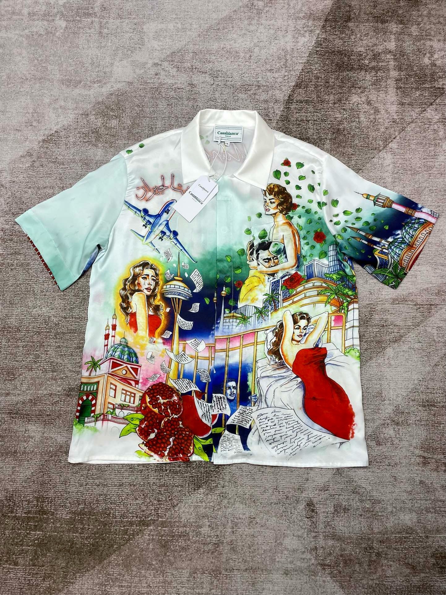 قميص متعدد الألوان