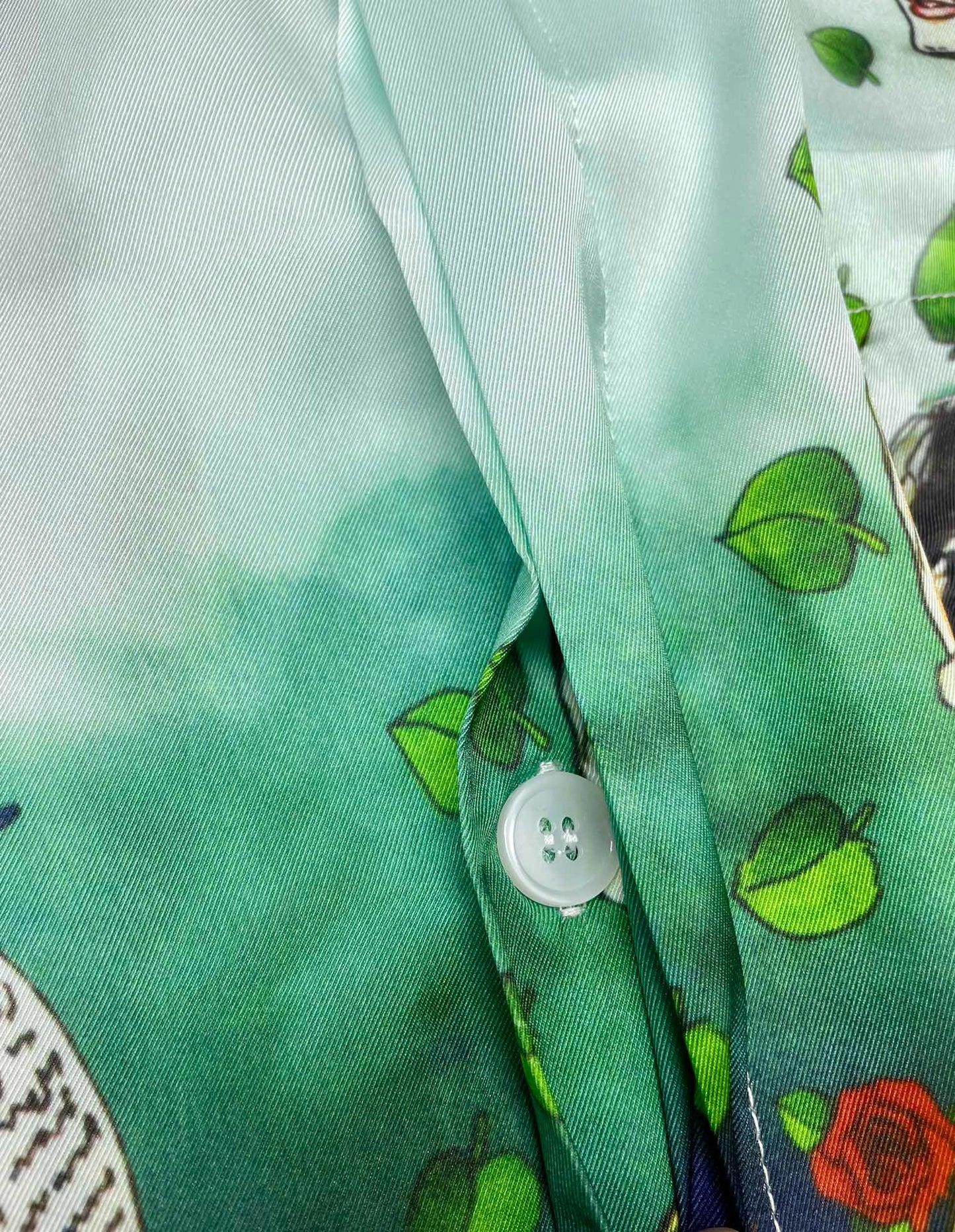 قميص متعدد الألوان