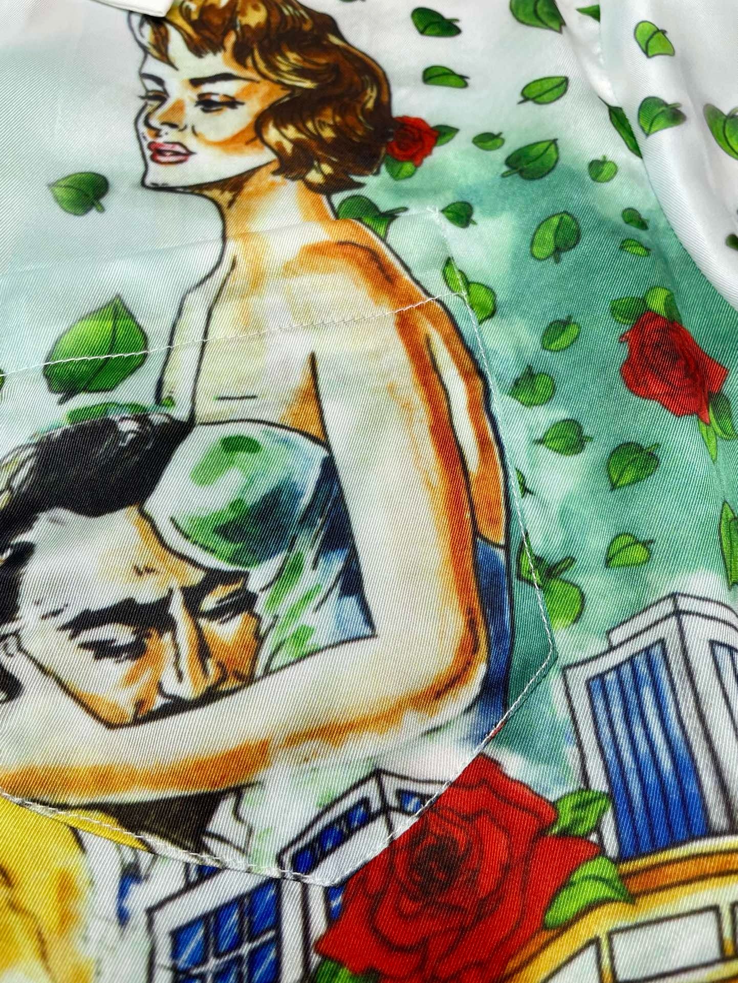 قميص متعدد الألوان