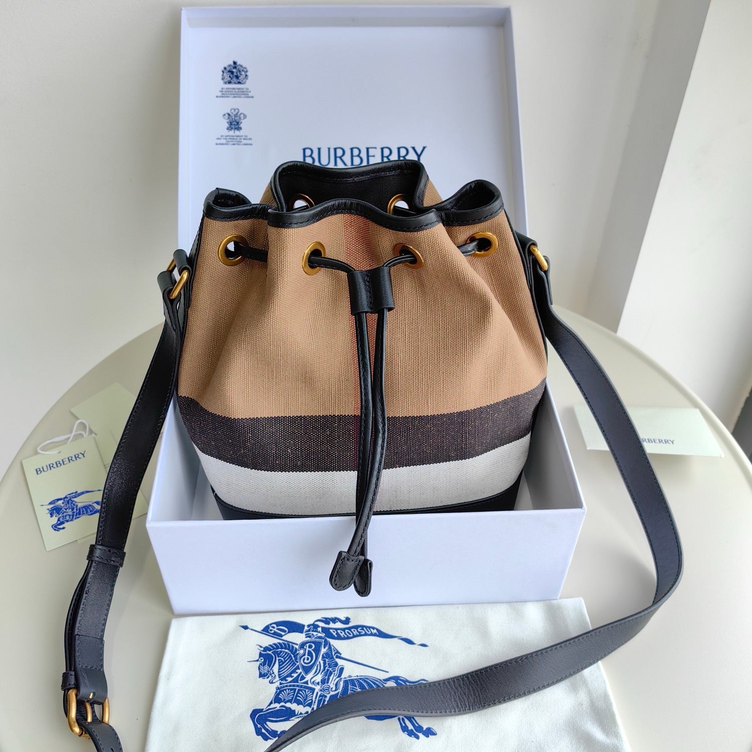 Mehrfarbige Tasche