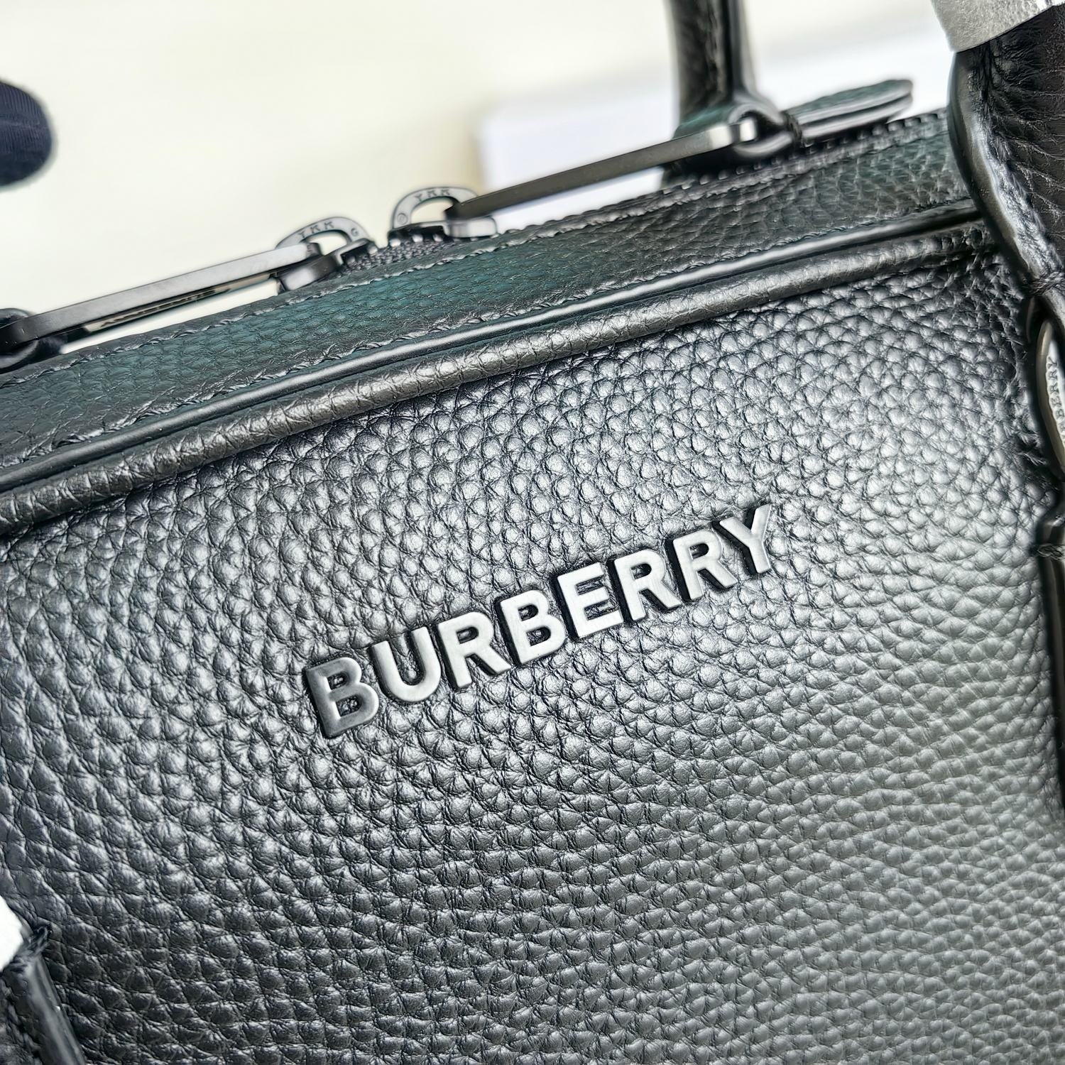 Schwarze Tasche