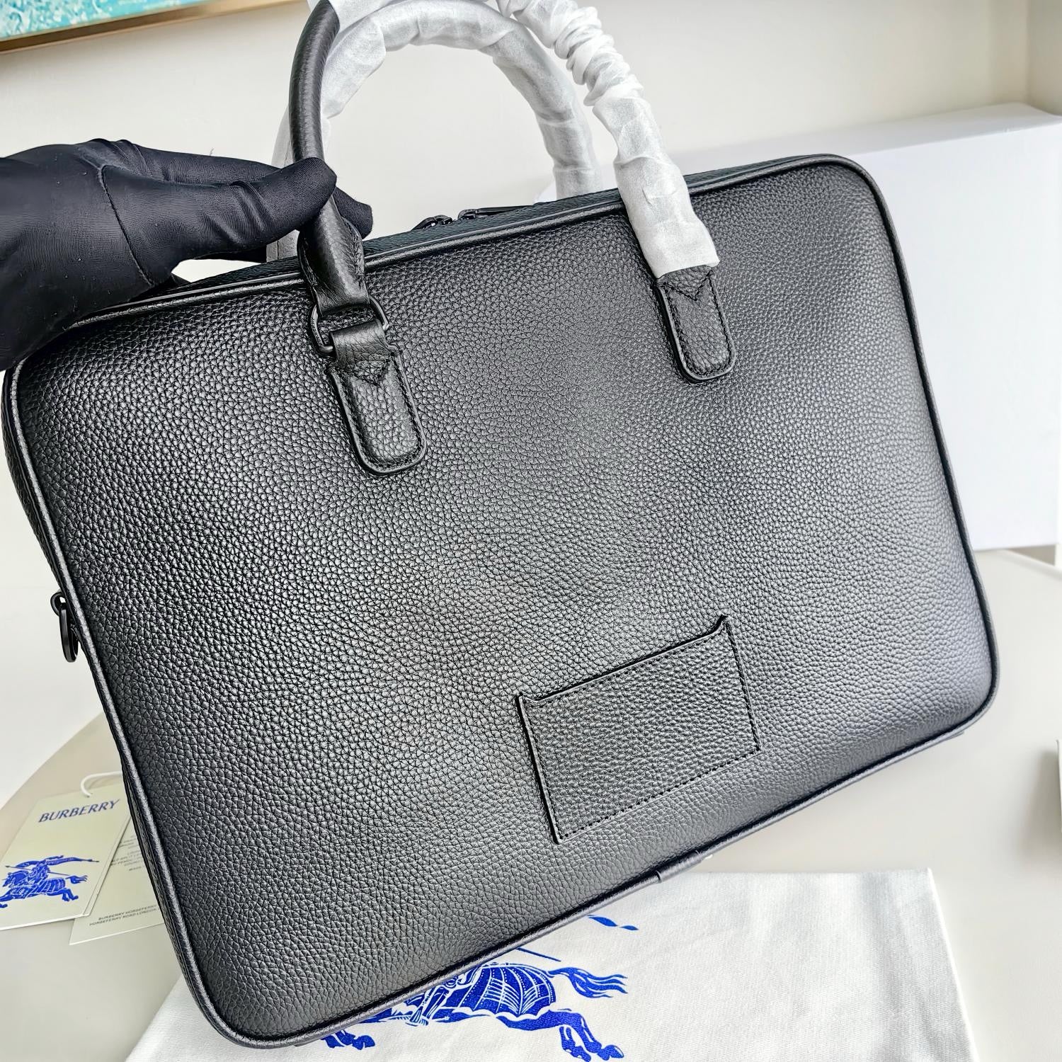 Schwarze Tasche