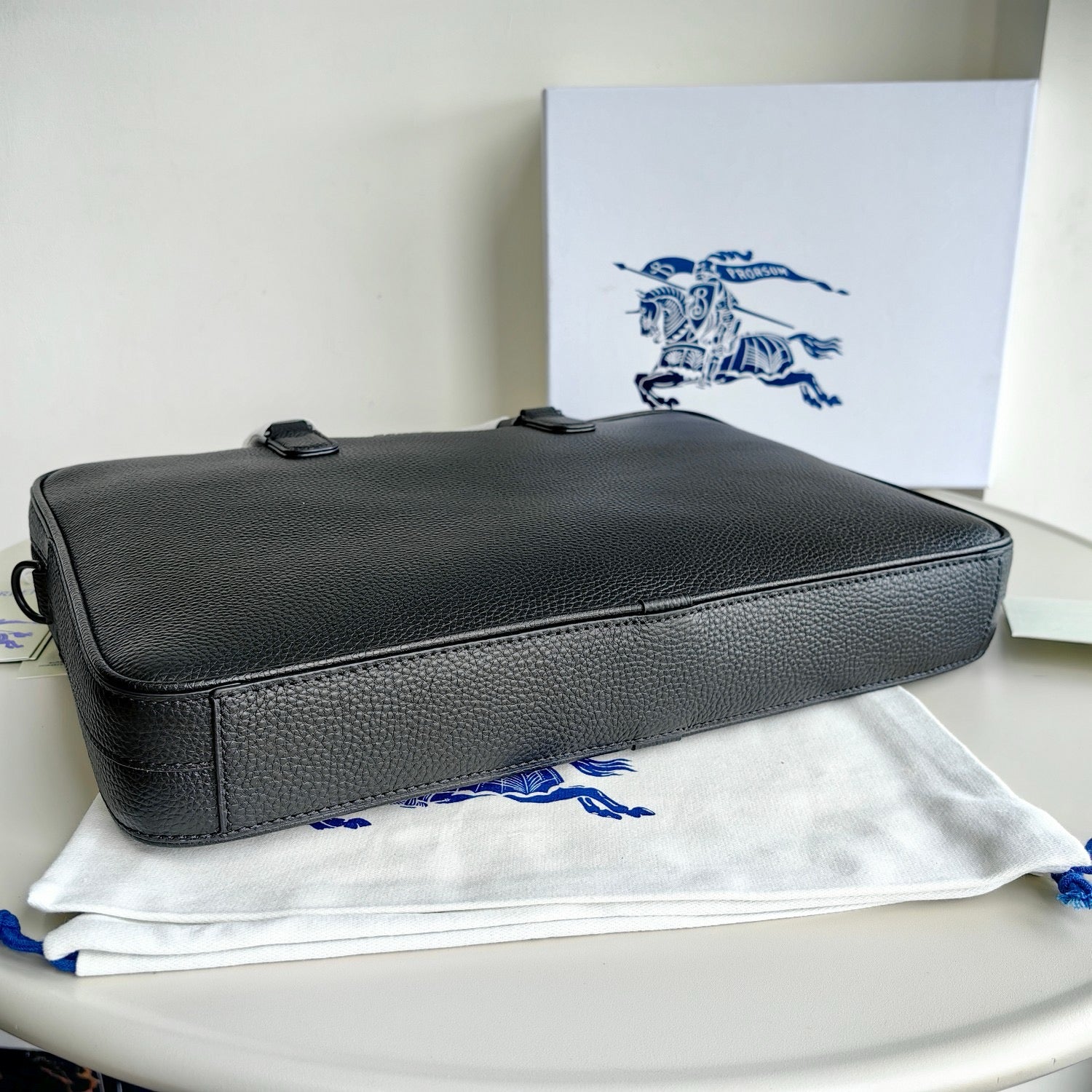 Schwarze Tasche