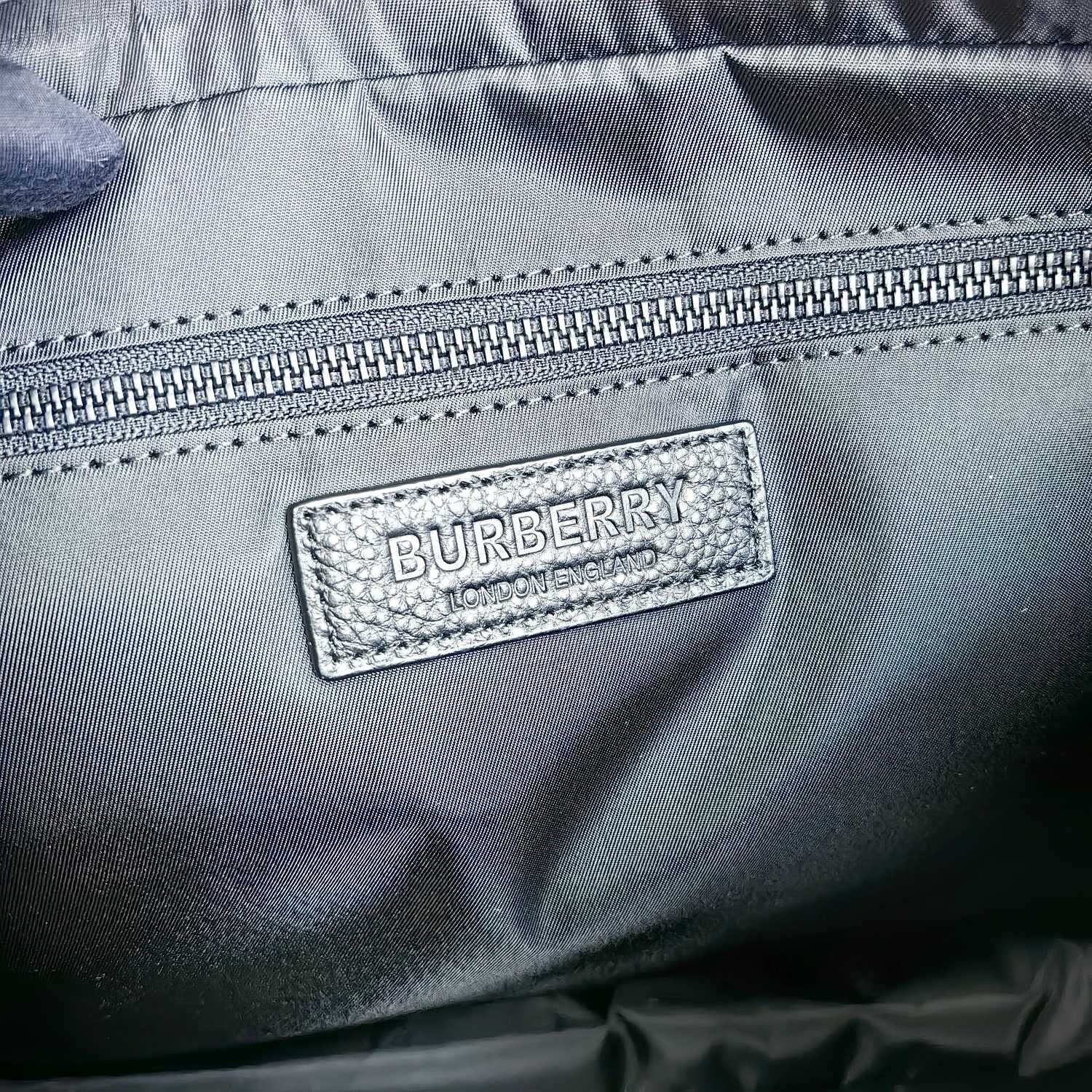 Schwarze Tasche
