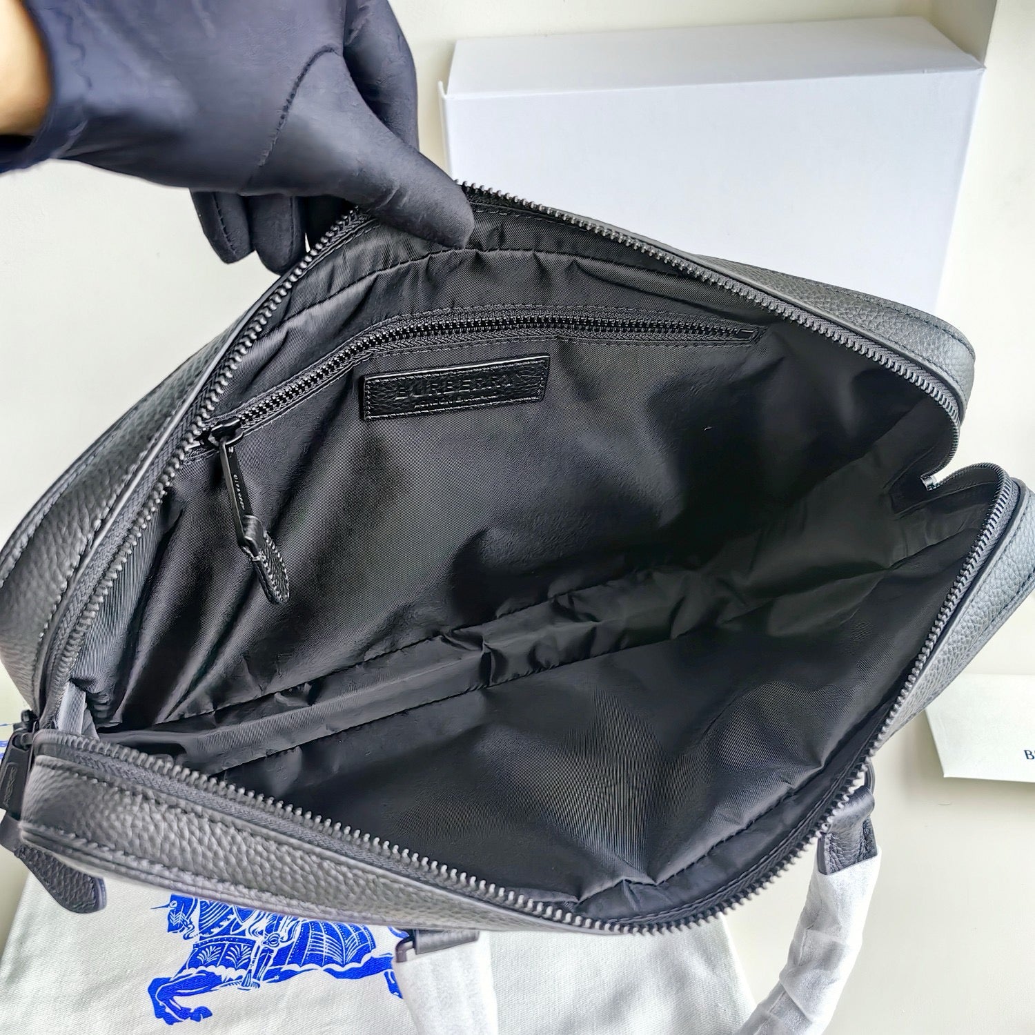 Schwarze Tasche