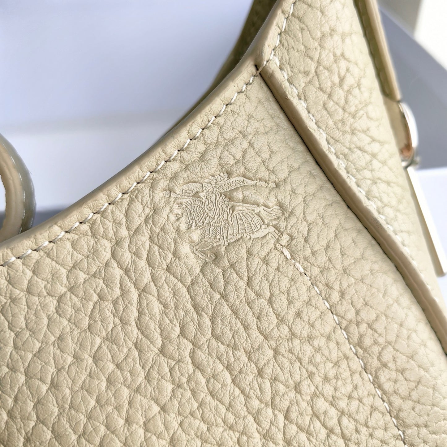 Bolso verde, caqui y negro