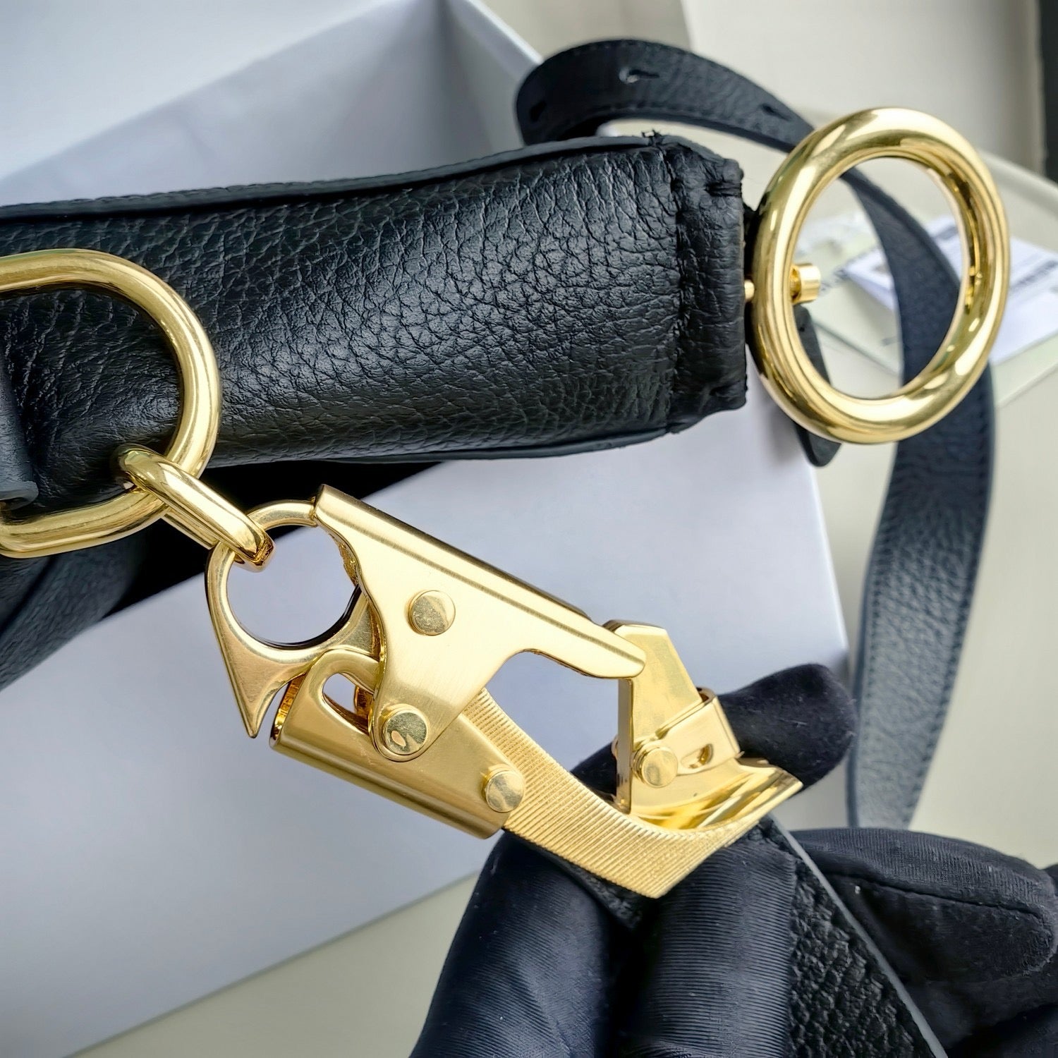 Schwarze Tasche