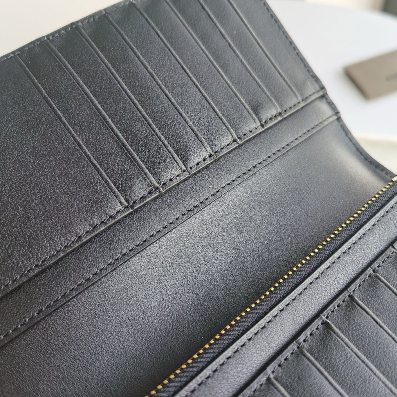 Mehrfarbige Geldbörse