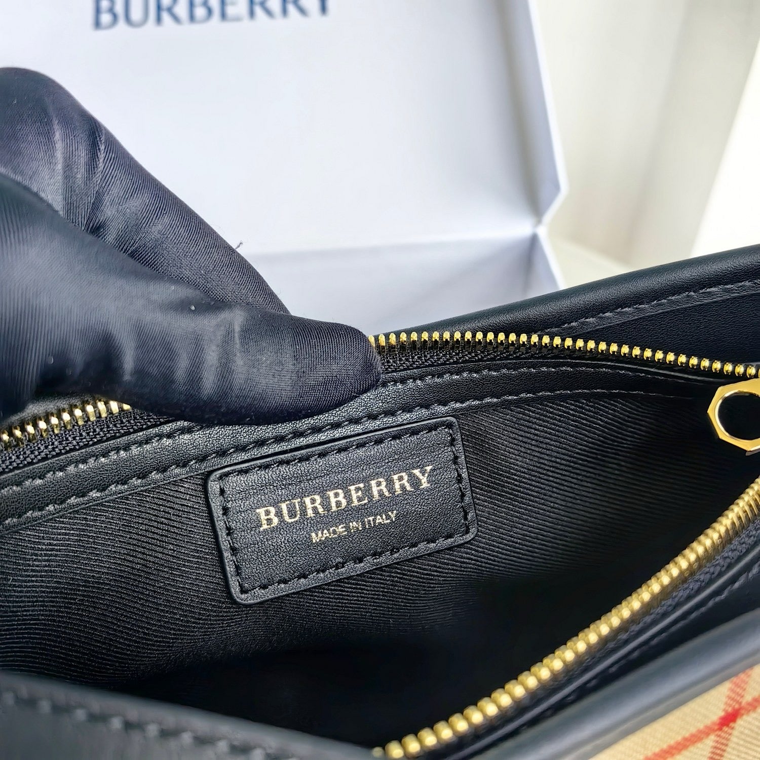Mehrfarbige Tasche