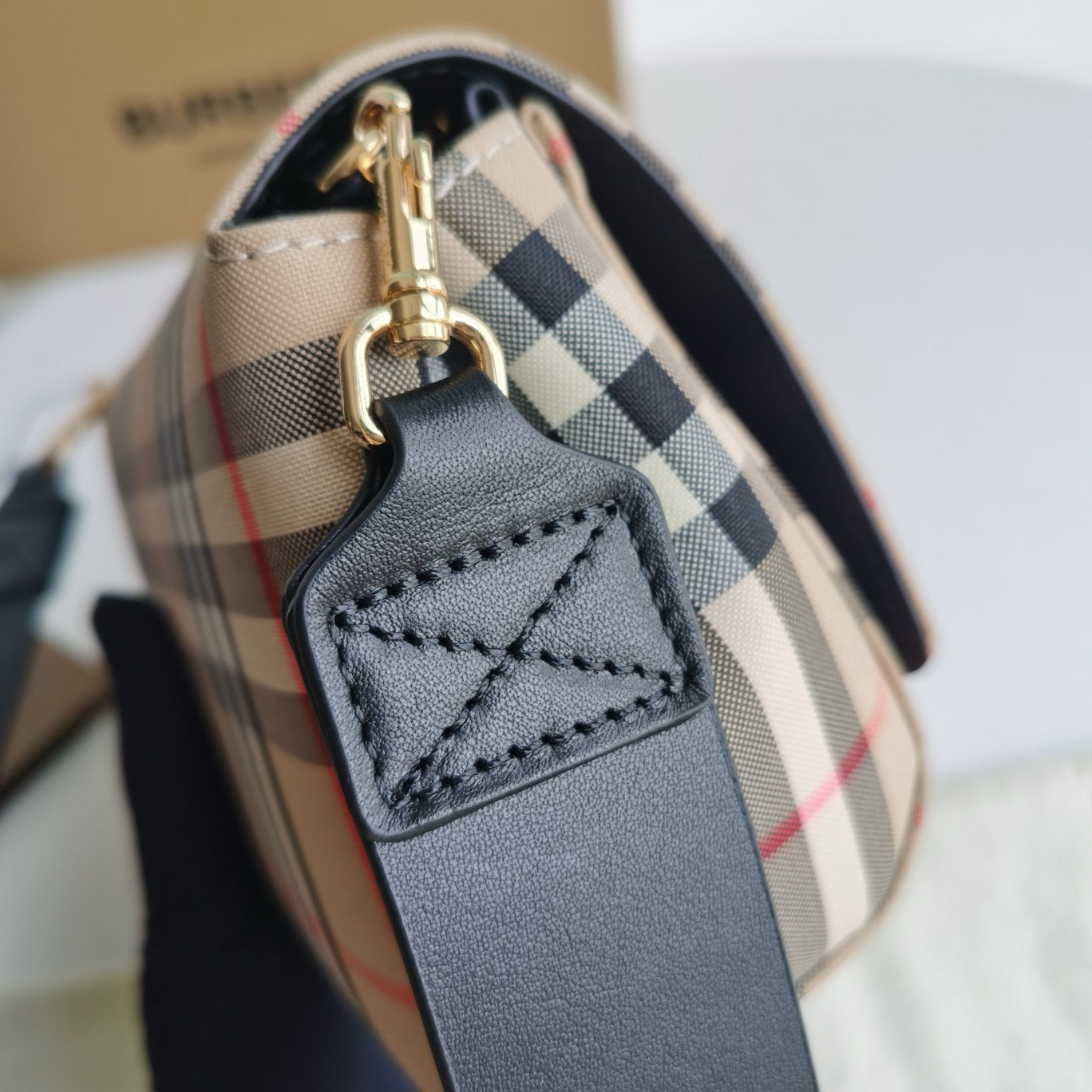 Mehrfarbige Tasche