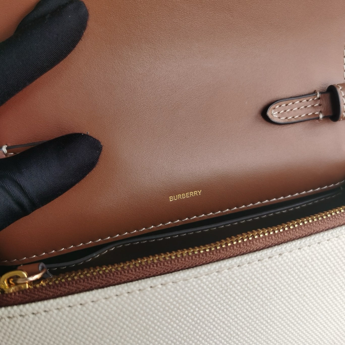 Mehrfarbige Tasche