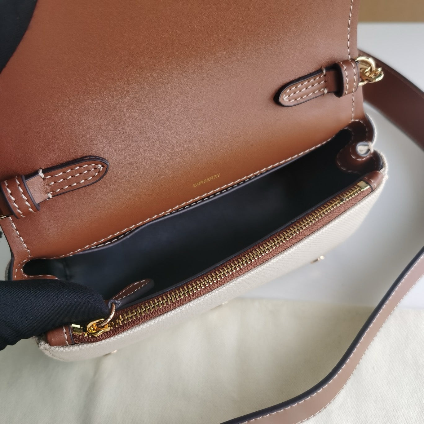Mehrfarbige Tasche