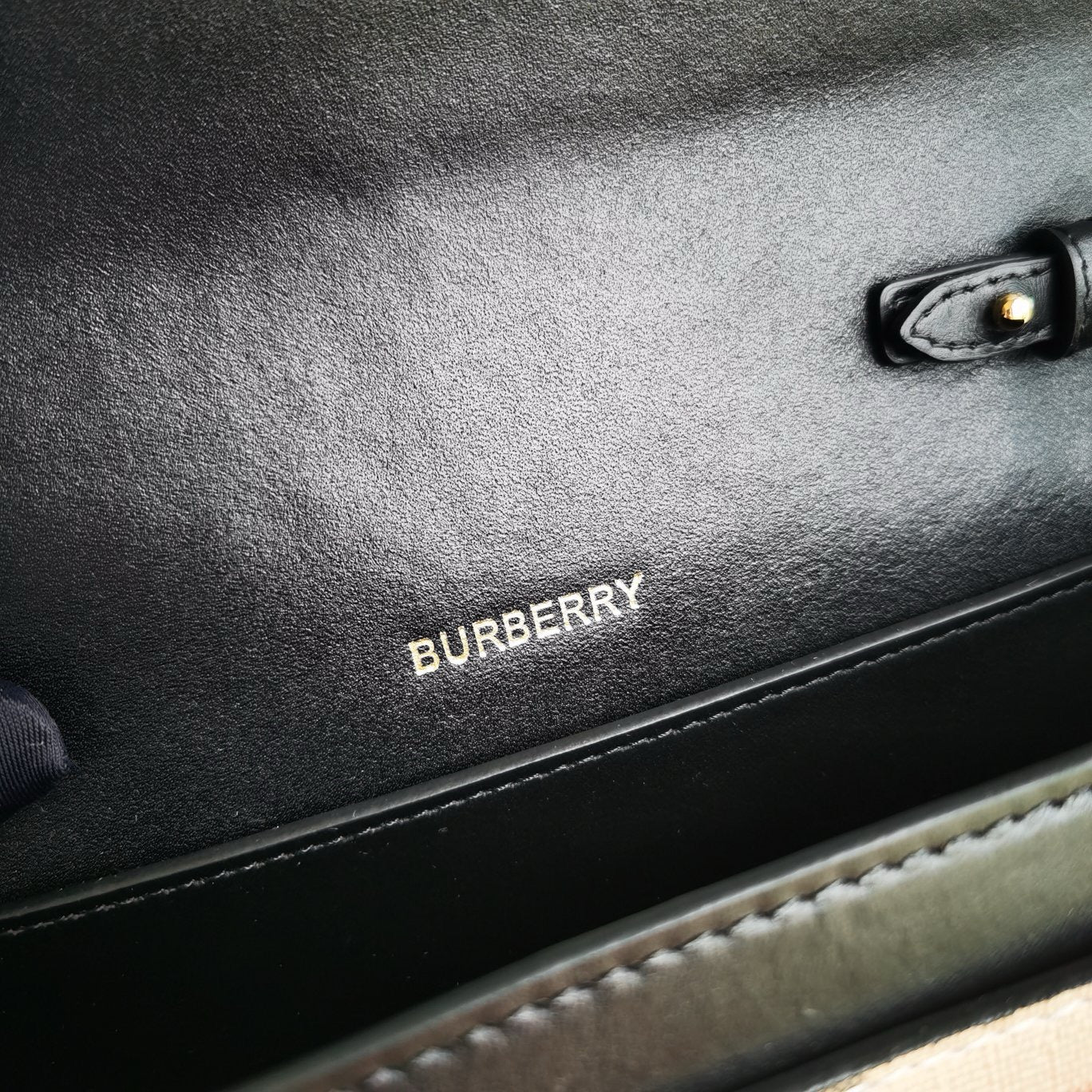 Mehrfarbige Tasche