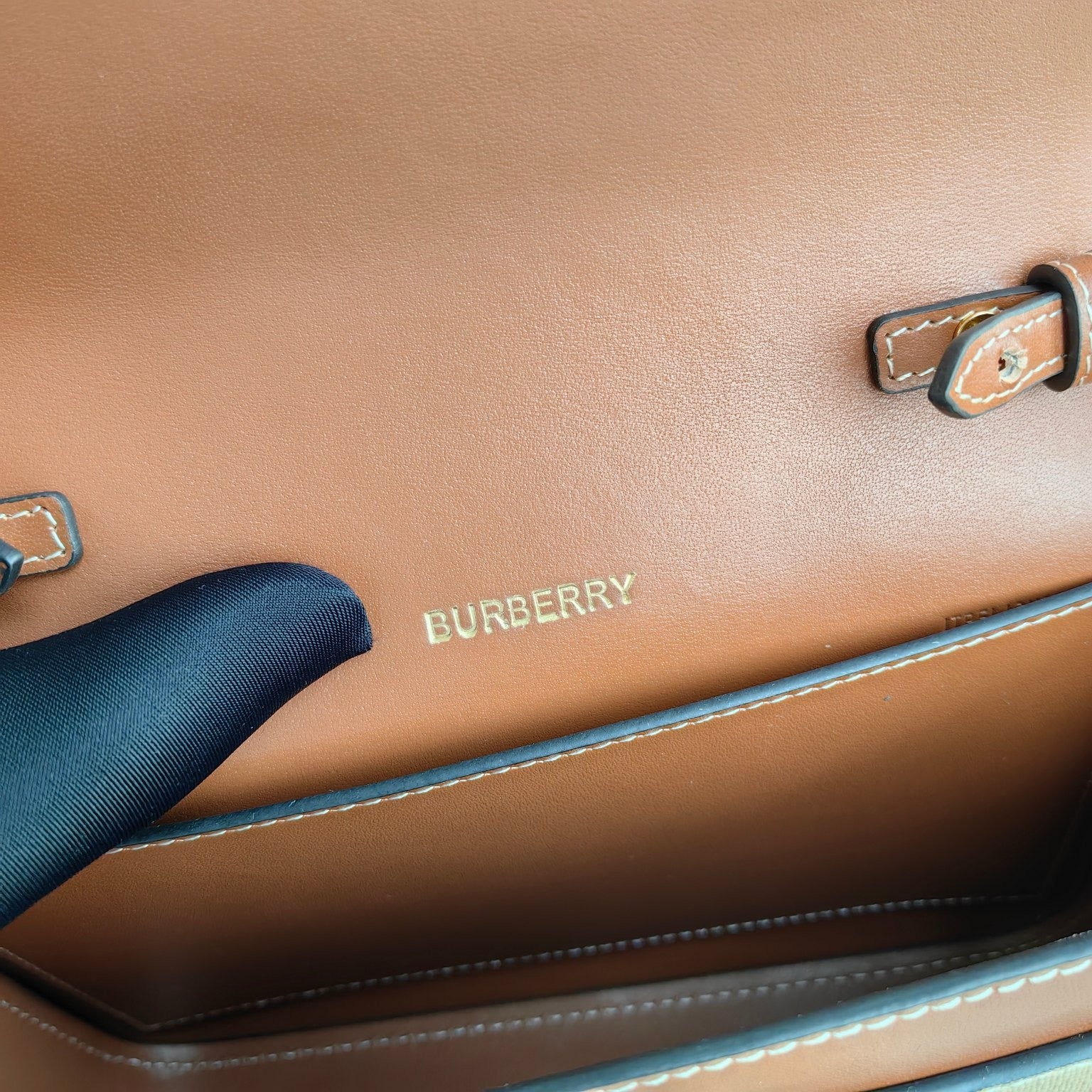 Mehrfarbige Tasche