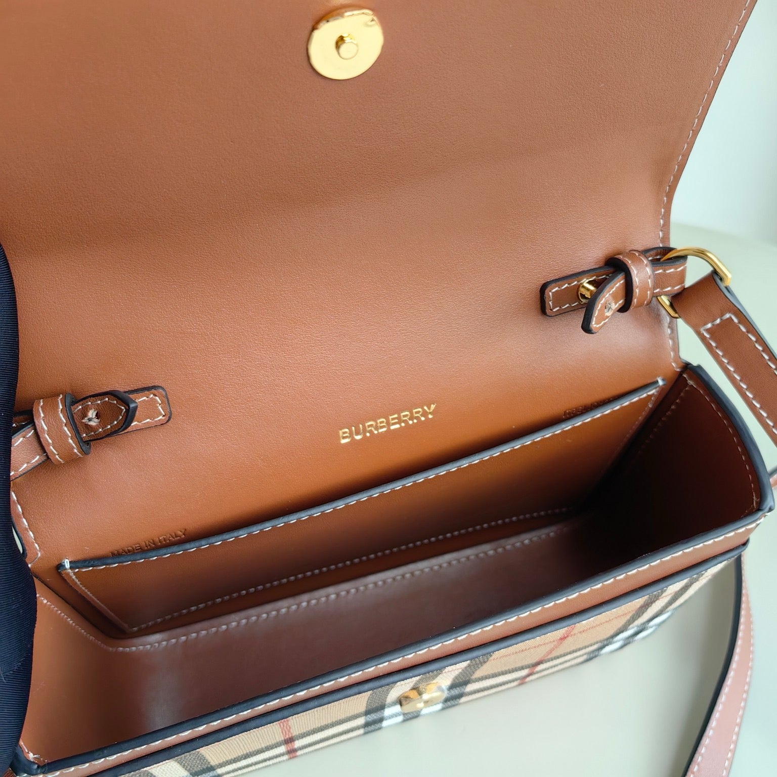 Mehrfarbige Tasche