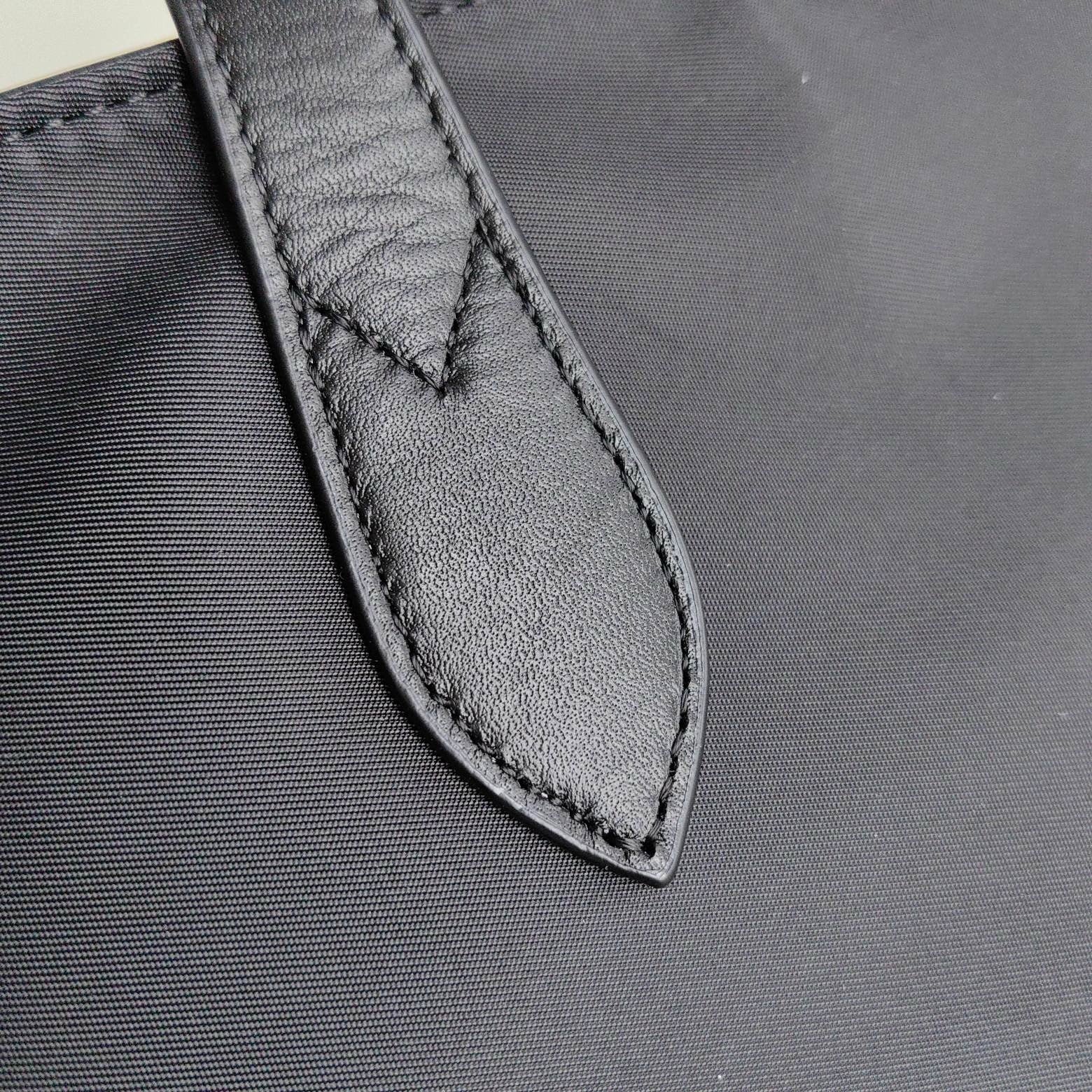 Schwarze Tasche