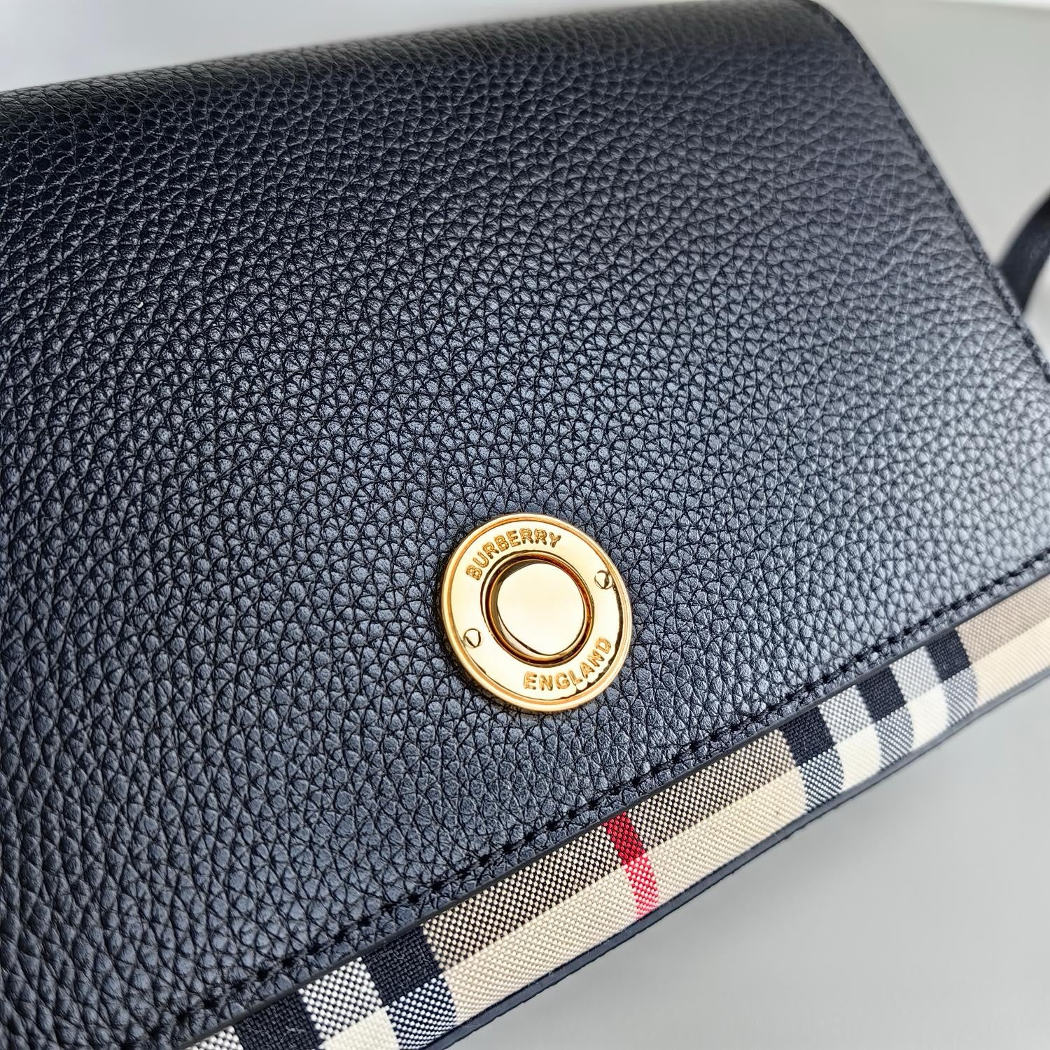 Mehrfarbige Tasche