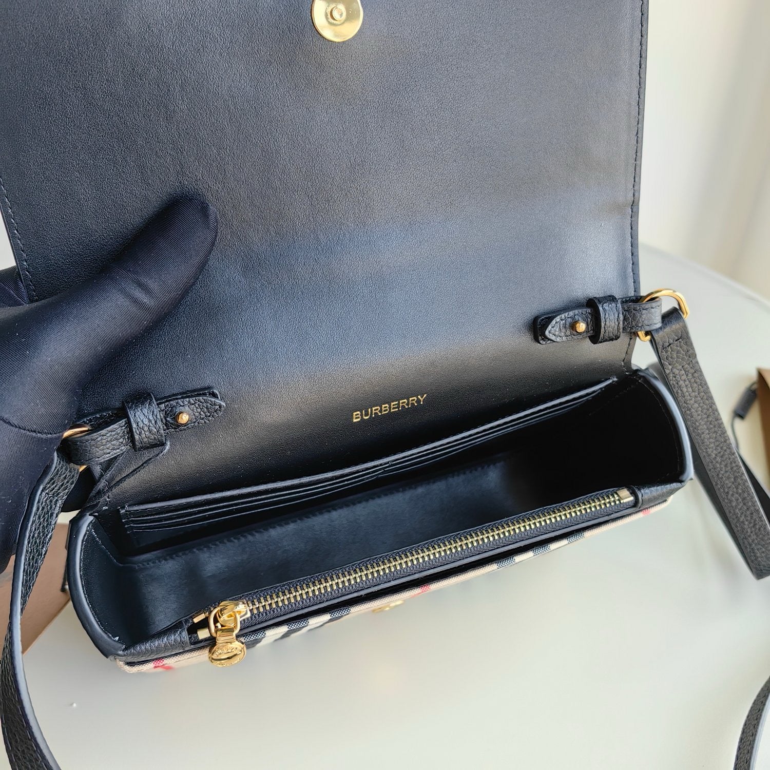 Mehrfarbige Tasche