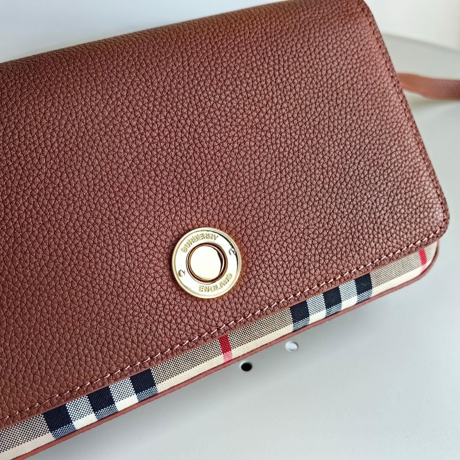 Mehrfarbige Tasche