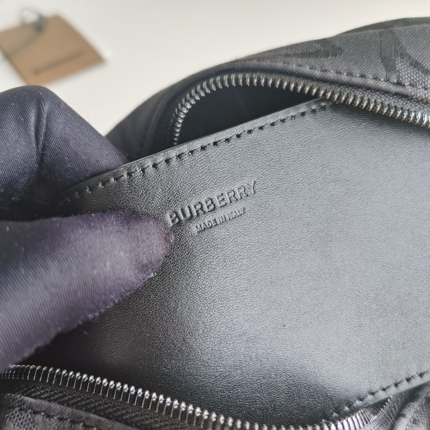 Schwarze Tasche