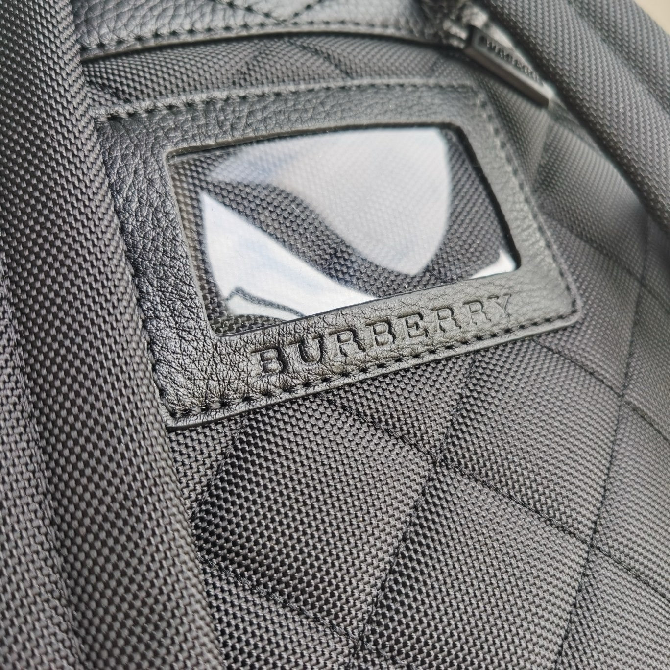Schwarze Tasche