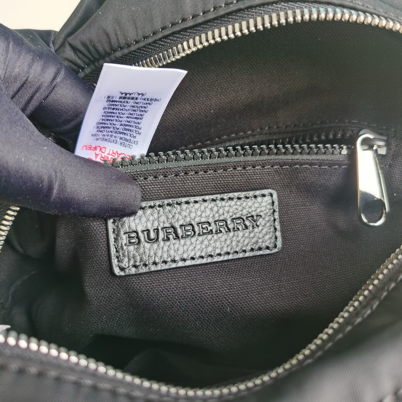 Schwarze Tasche