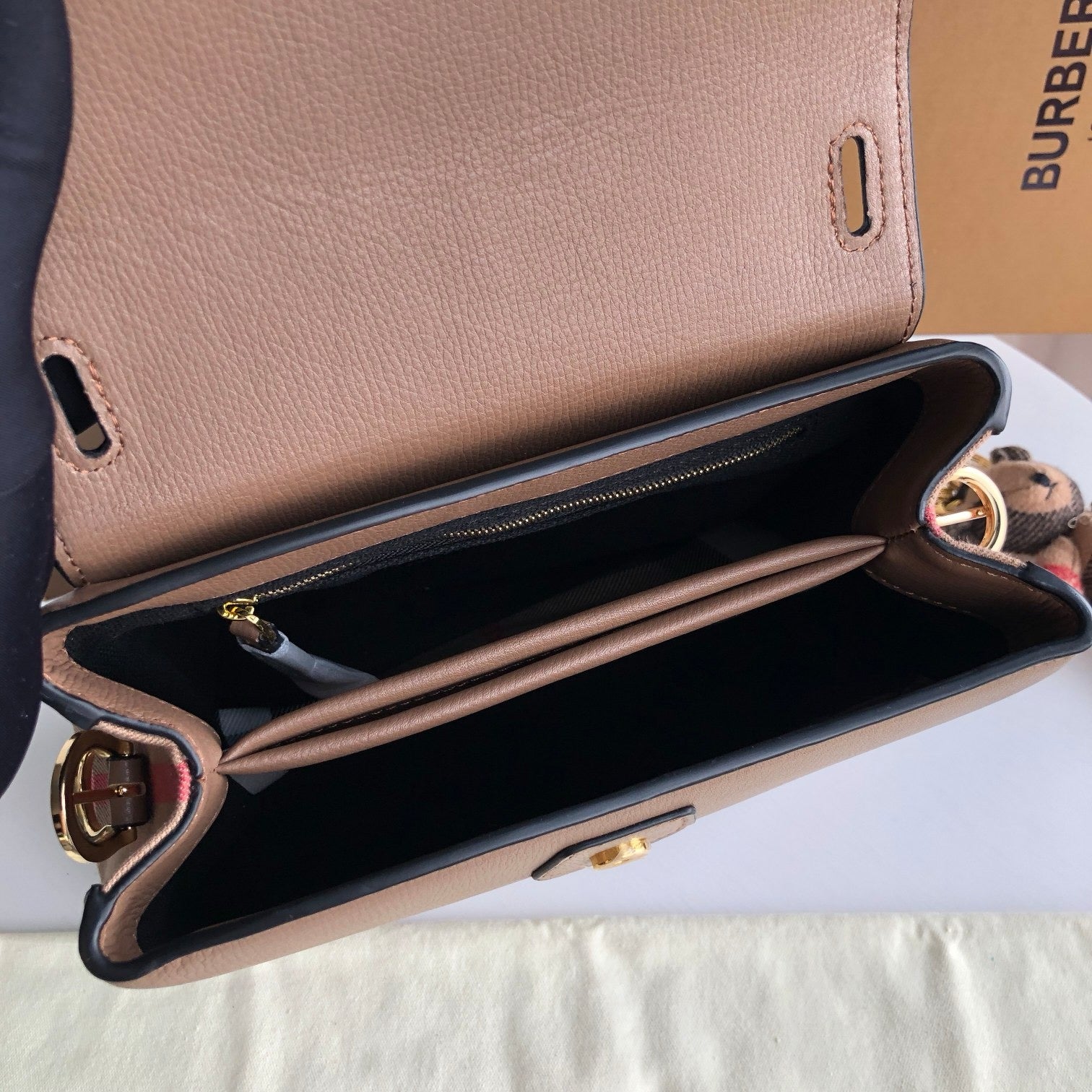 Schwarze, rote und graue Tasche