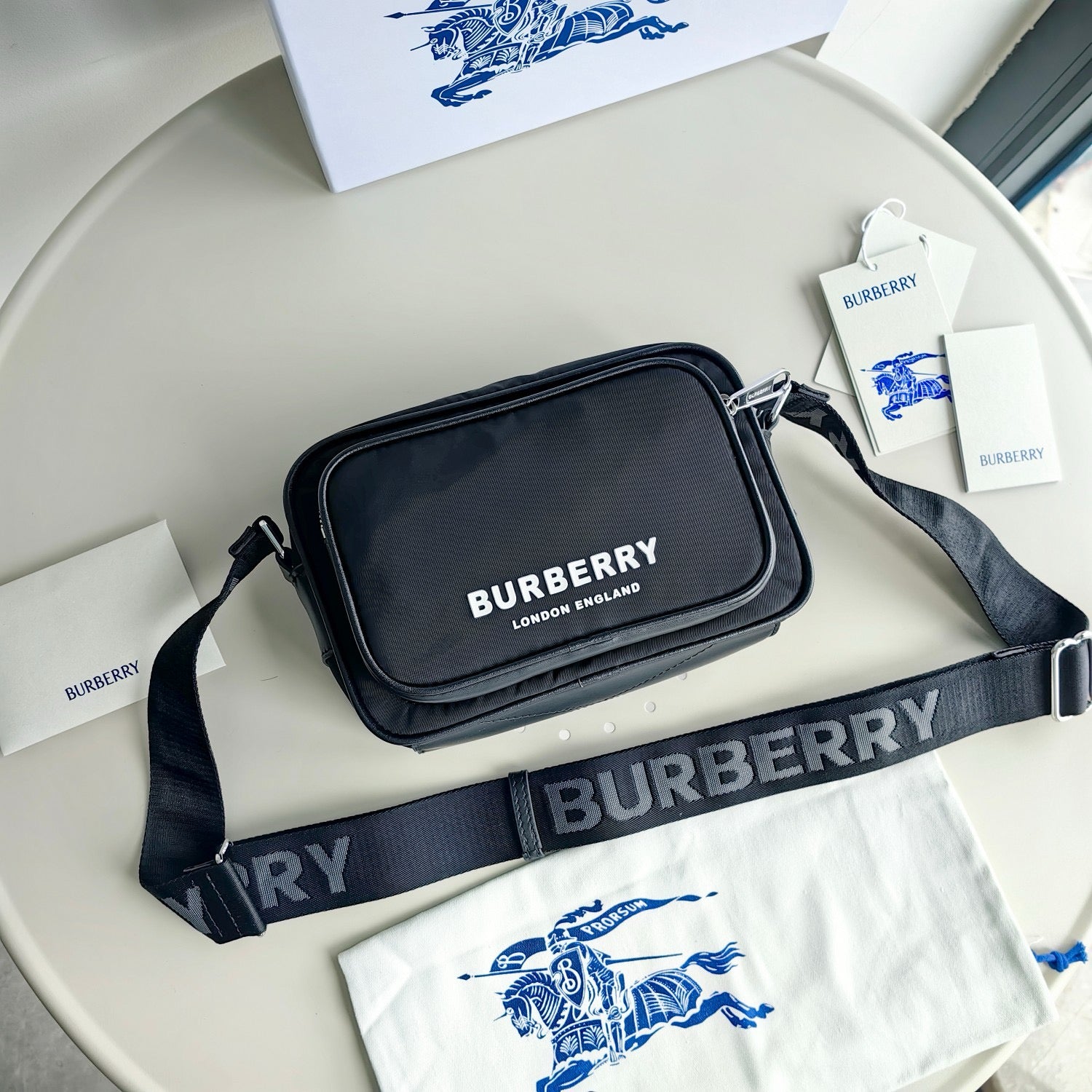 Schwarze Tasche
