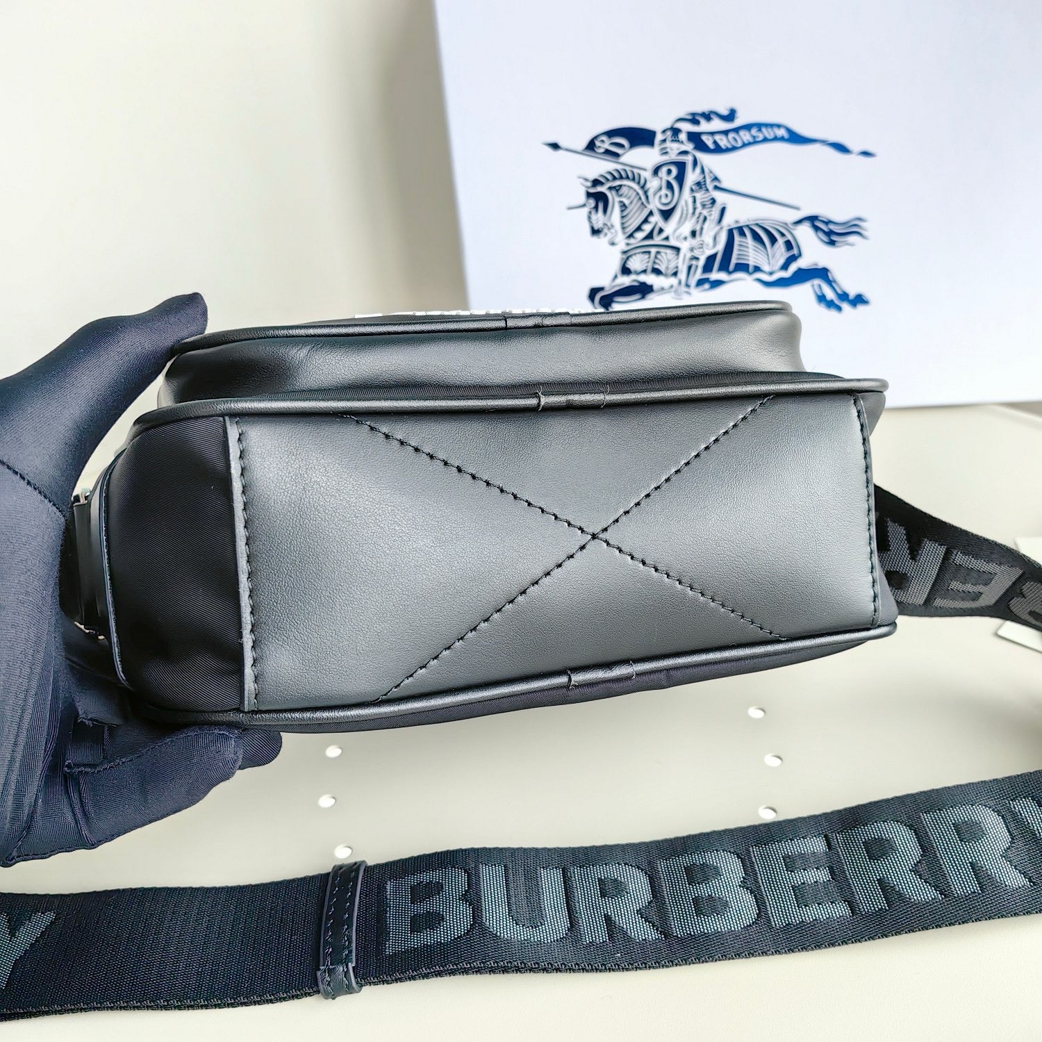 Schwarze Tasche