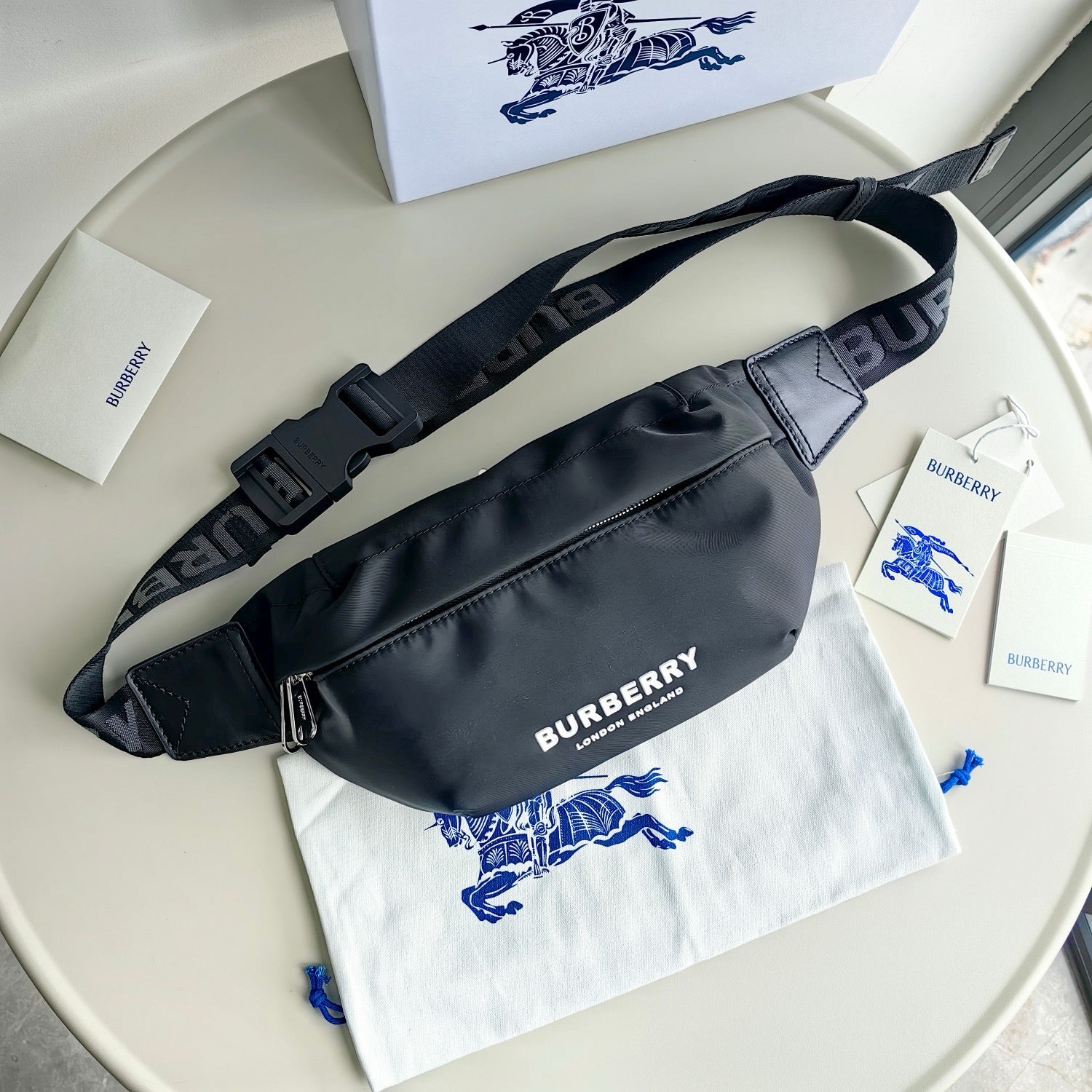 Schwarze Tasche
