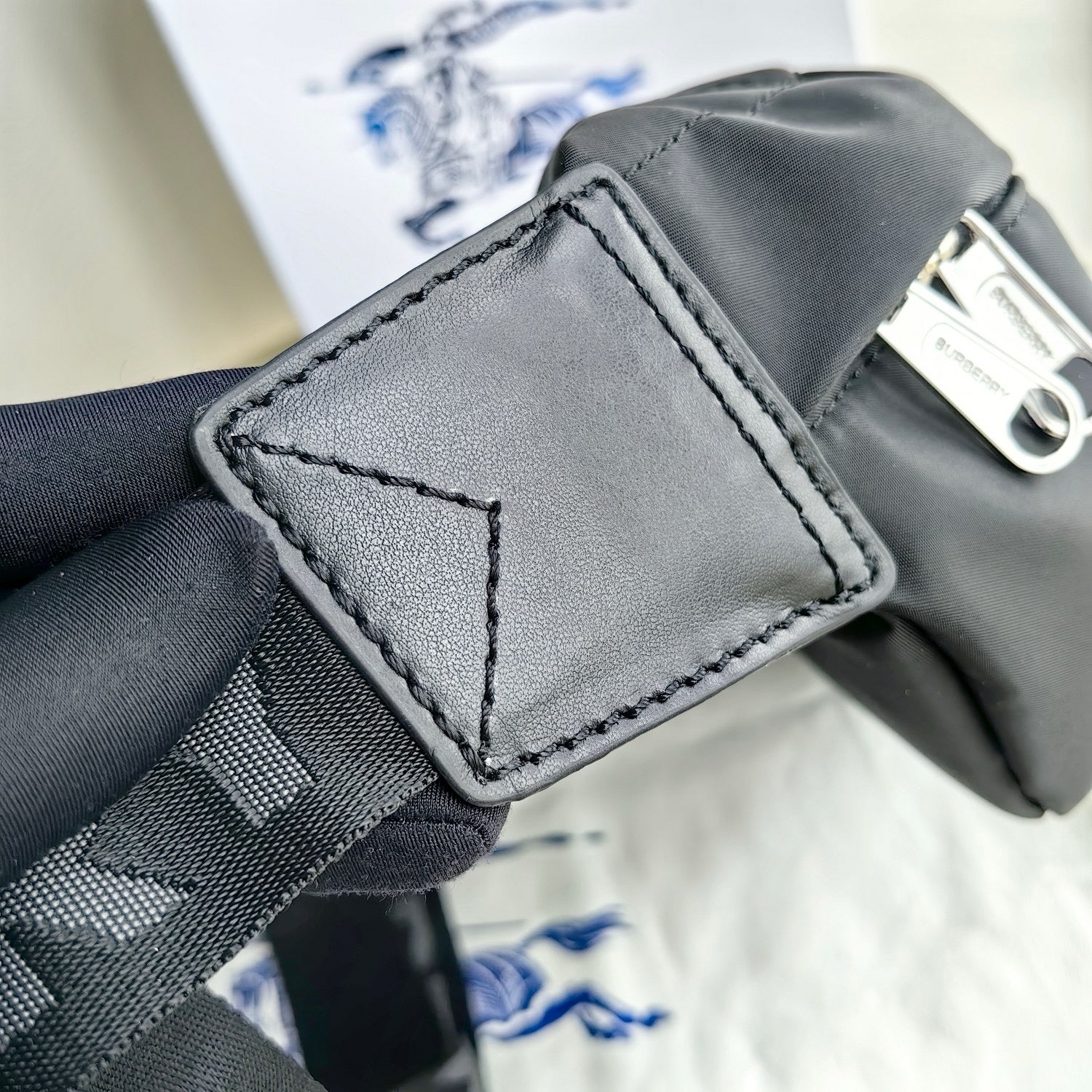 Schwarze Tasche