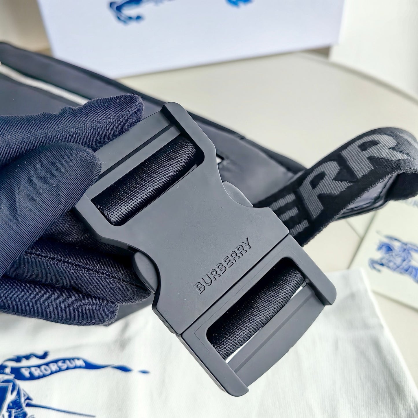 حقيبة سوداء