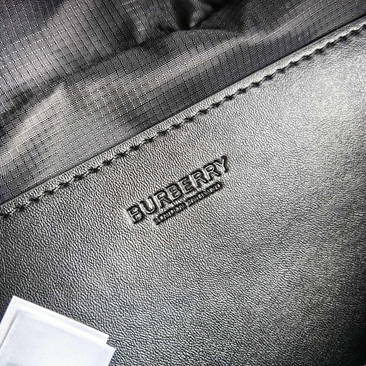 Schwarze Tasche