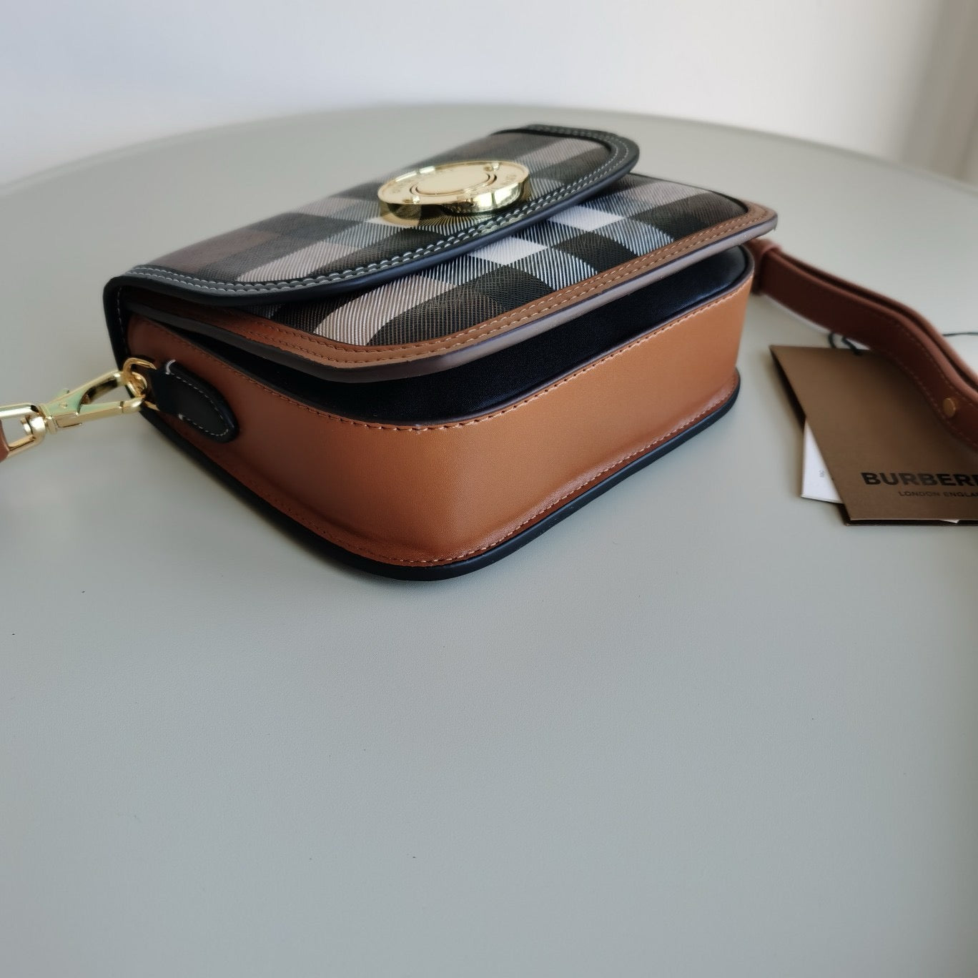 Mehrfarbige Tasche