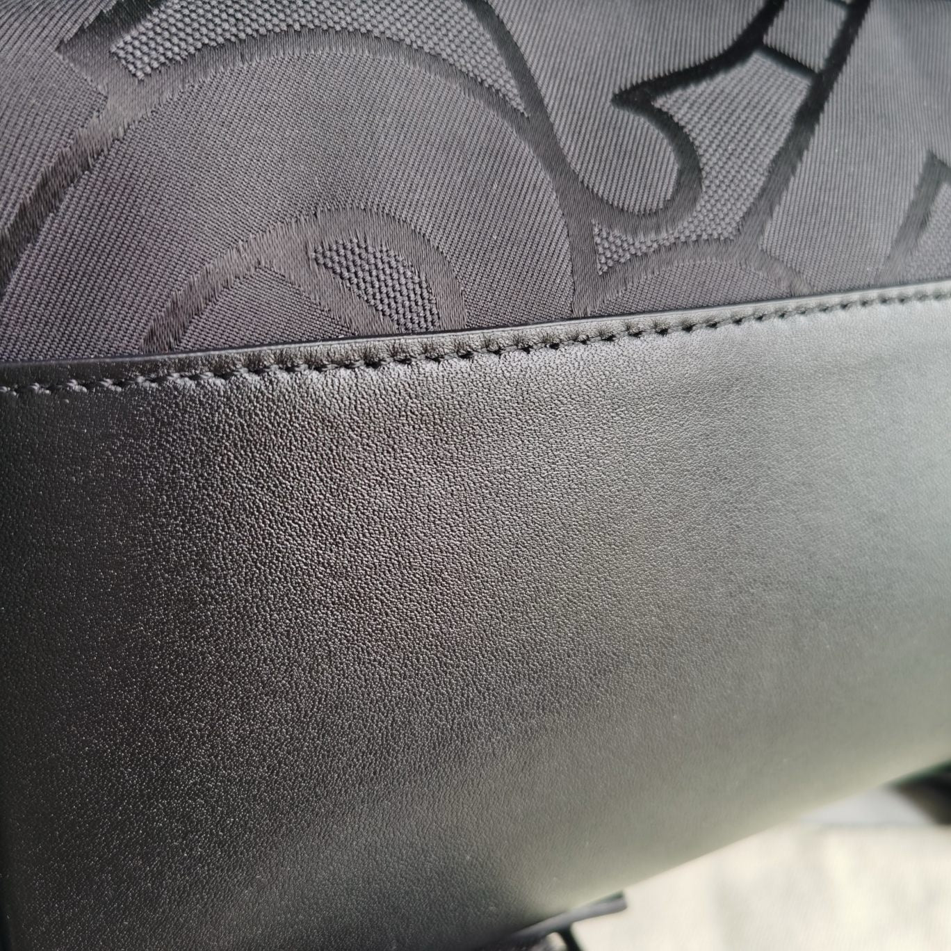 Schwarze Tasche