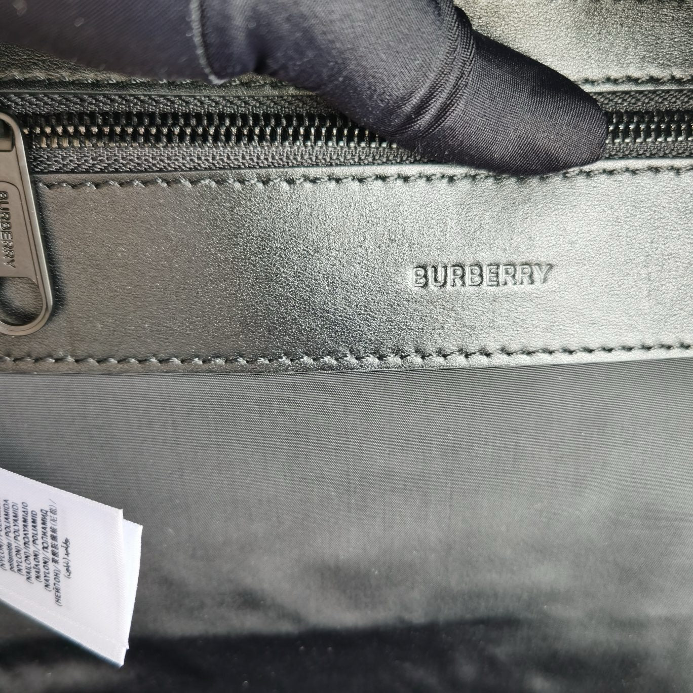 Schwarze Tasche