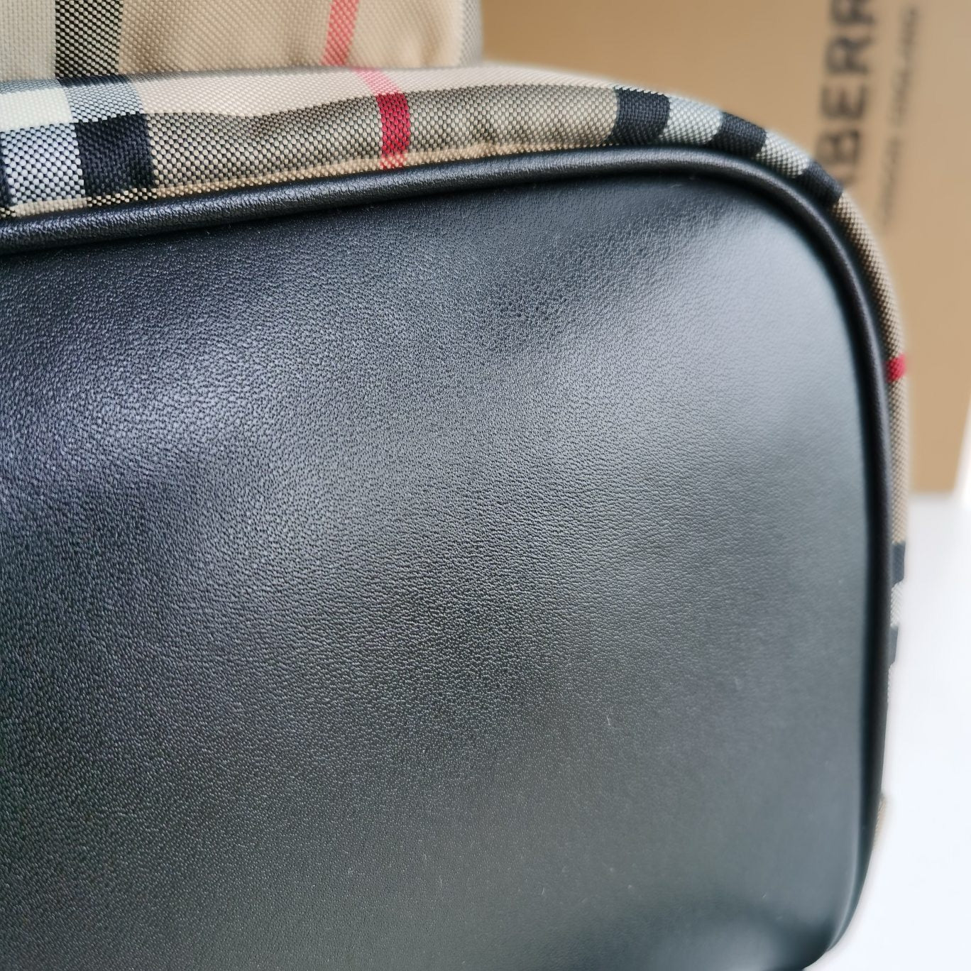 Mehrfarbige Tasche
