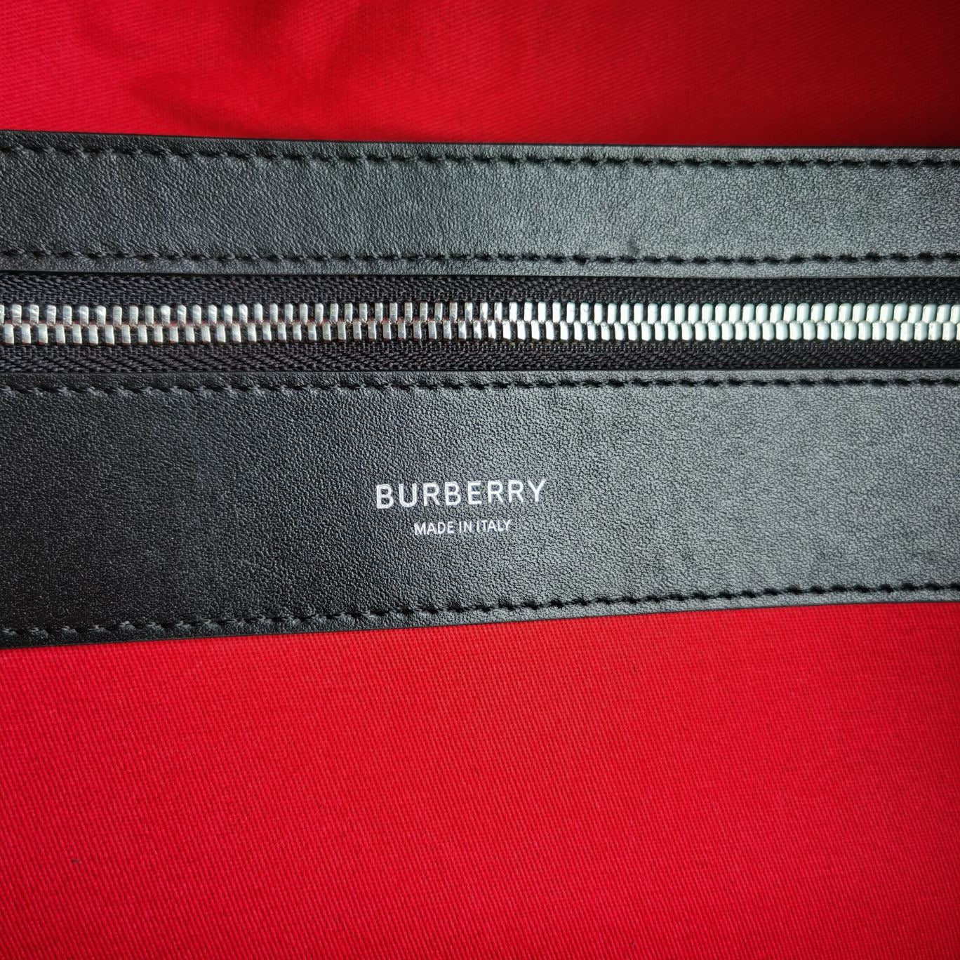 Mehrfarbige Tasche