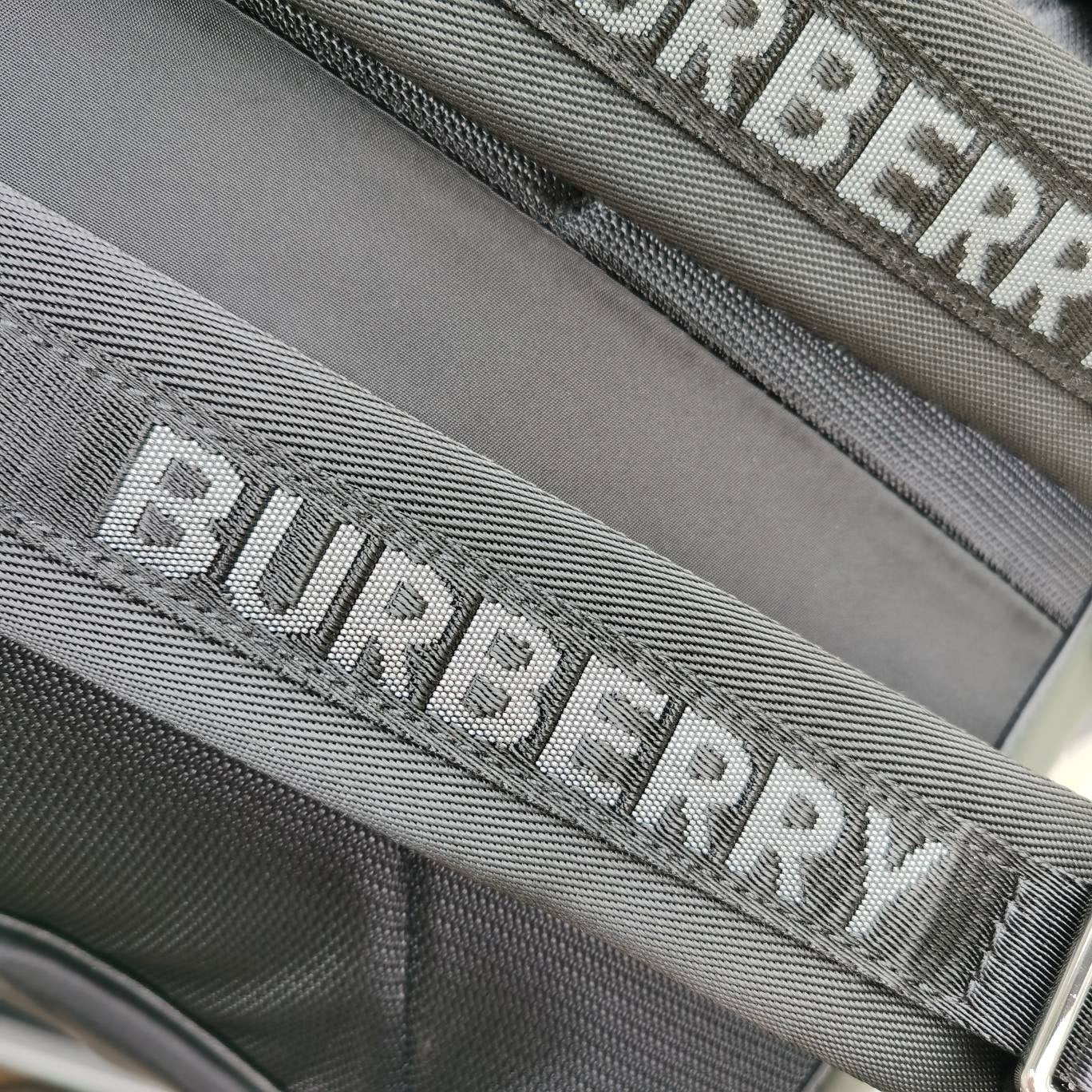 Schwarze Tasche