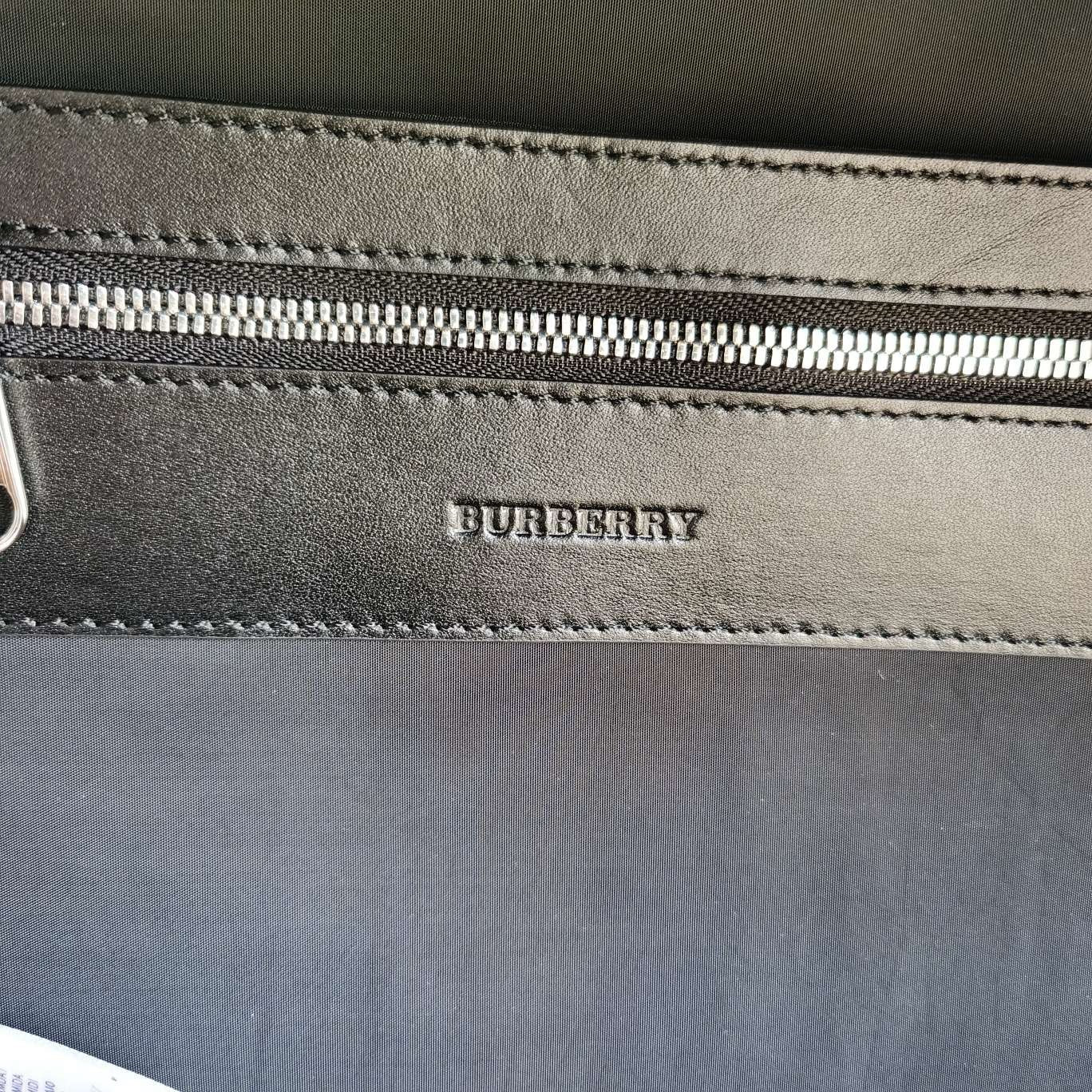 Schwarze Tasche