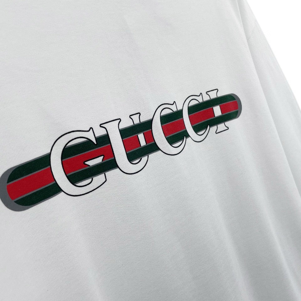 weißes T-Shirt