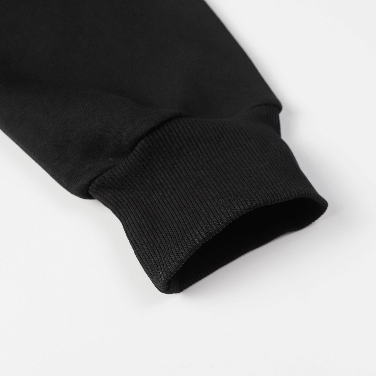 Schwarz-weißes Sweatshirt