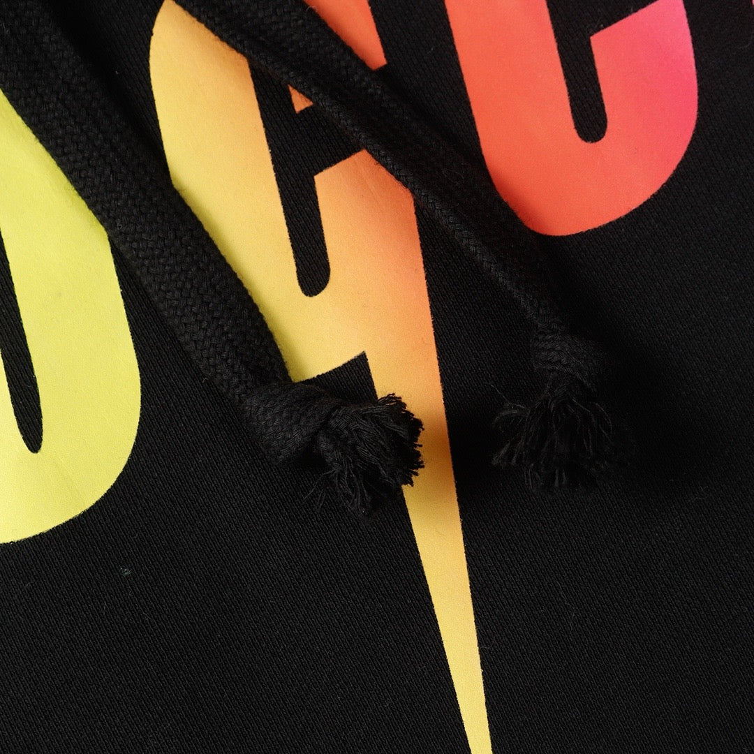 Schwarzer Hoodie