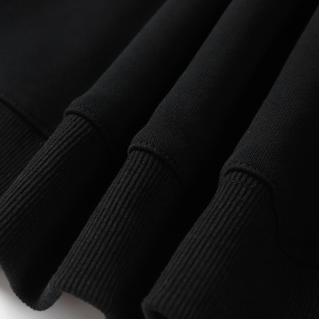 Schwarzer Hoodie