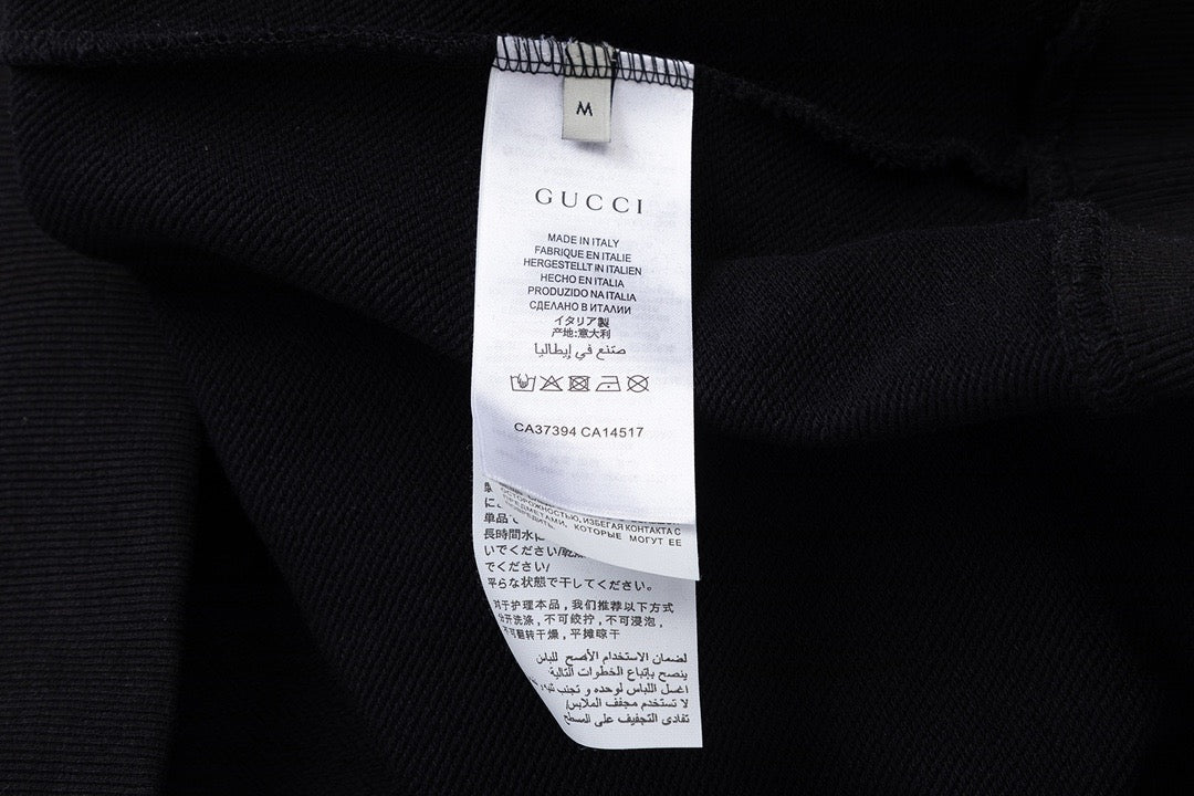 Schwarzes Sweatshirt
