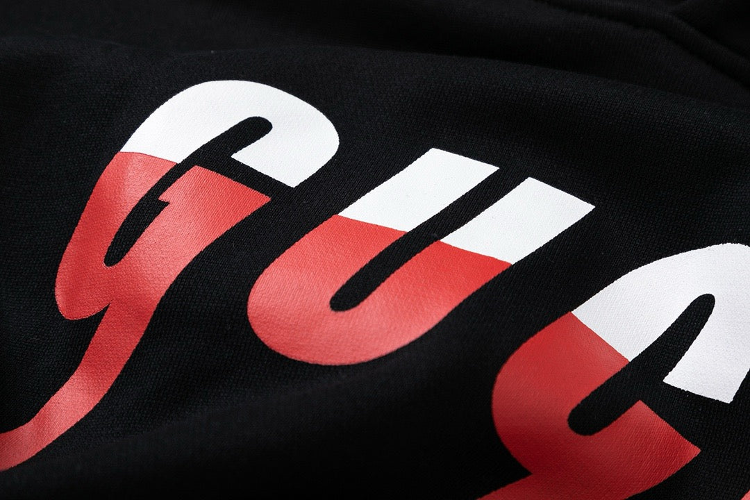 Schwarzer Hoodie